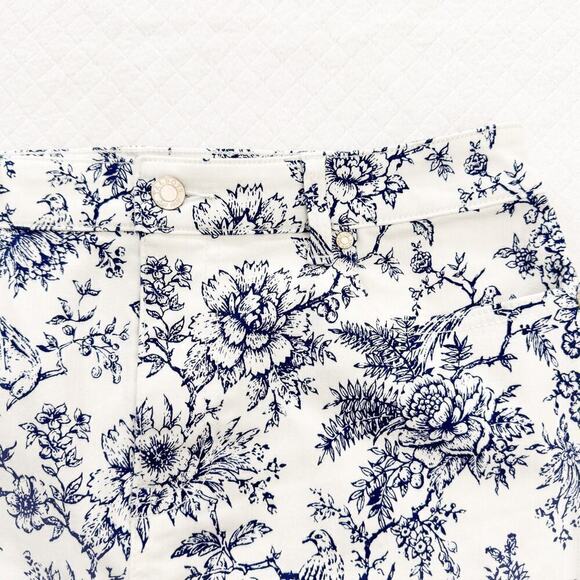 Talbots Flower Printed Denim Pencil Skirt Blue White Size 6 MINT - Picture 3 of 7